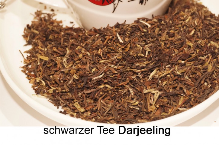 Darjeeling- first flush Schwarztee 1 Packung a 80g